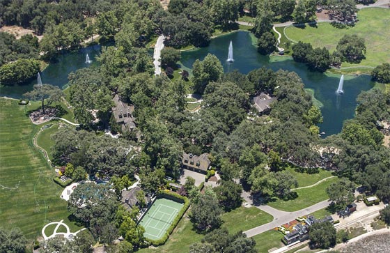 صور.. منزل اسطورة البوب مايكل جاكسون للبيع بـ 100 مليون دولار صورة رقم 10
