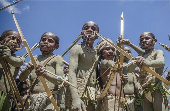 بالصور.. مئات القبائل بلباسهم التقليدي في مهرجان جوروكا صورة رقم 2