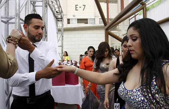 بالفيديو والصور.. مسابقة لاختيار ملكة جمال السجينات في المكسيك صورة رقم 7
