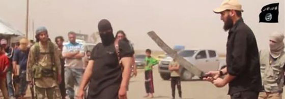 لأول مرة.. داعش يقطع رأسي امرأتين في دير الزور بتهمة السحر صورة رقم 1