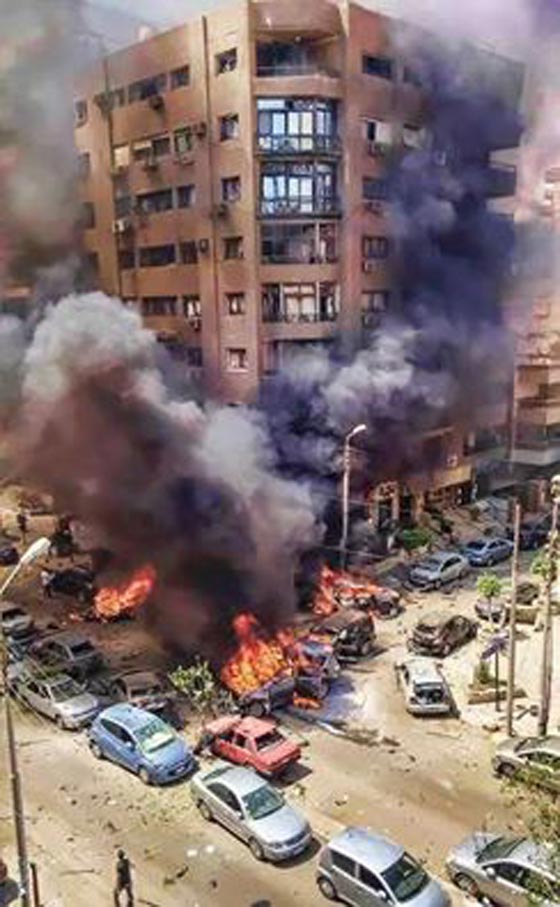 اغتيال النائب العام المصري يتسربل بالغموض.. بعد تفجير موكبه بسيارة مفخخة صورة رقم 7