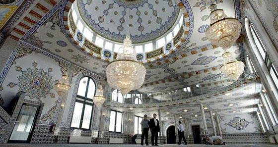  صور مساجد حديثة في ألمانيا اثارت ضجة بين مؤيدين ومعارضين صورة رقم 10