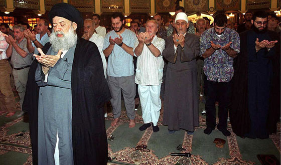 هكذا ظهر السياسيون والمشاهير في المساجد.. صور من الارشيف صورة رقم 6