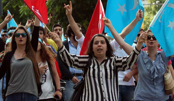 مظاهرات غضب في تركيا بسبب منع الصين مسلميها من الصيام صورة رقم 5