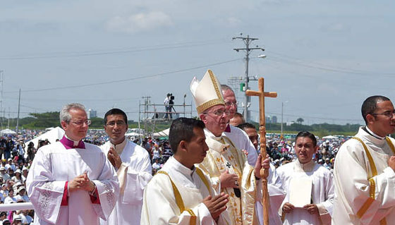 بابا الفاتيكان في جولة بامريكا اللاتينية ومحطته الاولى الاكوادور صورة رقم 7