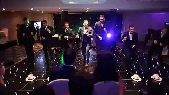 فيديو رائع: اخوة يفاجئون شقيقتهم العروس بهدية زفاف لن تنسى  صورة رقم 1