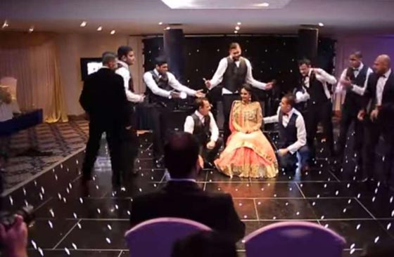 فيديو رائع: اخوة يفاجئون شقيقتهم العروس بهدية زفاف لن تنسى  صورة رقم 4
