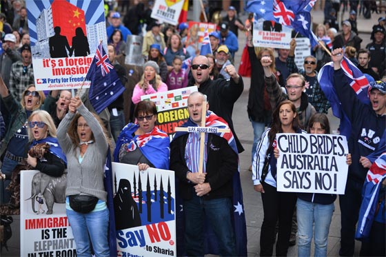 شوارع استراليا تضج بالتظاهرات المؤيدة له والمناهضة ايضا صورة رقم 8