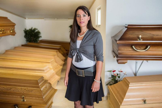 ملكة جمال لمتعهدات دفن الموتى في المانيا.. تعرف عليها صورة رقم 1