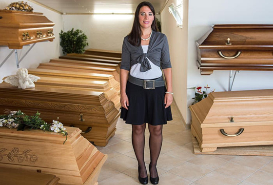 ملكة جمال لمتعهدات دفن الموتى في المانيا.. تعرف عليها صورة رقم 4