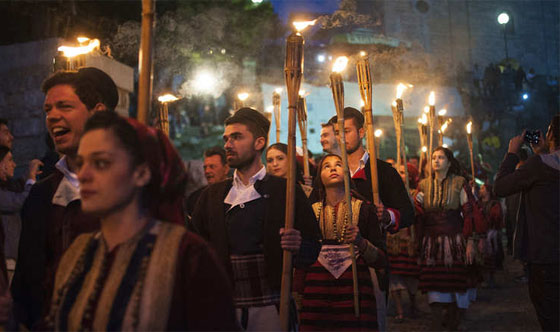 في مقدونيا.. عروسان يحظيان بعرس شعبي اسطوري على مدار 3 ايام صورة رقم 7