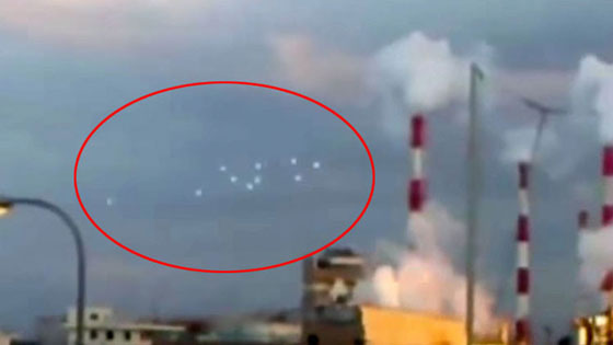 اجسام فضائية تغزو سماء اليابان وتحلق فيها.. فيديو صورة رقم 2