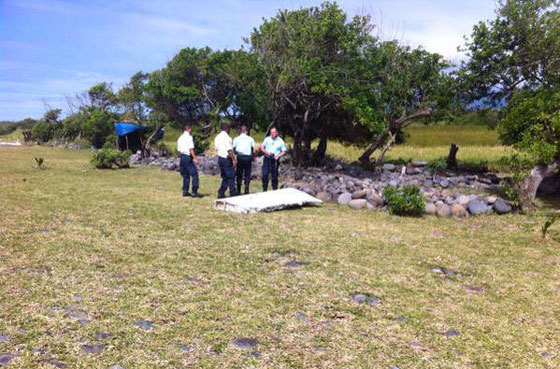 بالصور.. العثور على حطام الطائرة الماليزية المفقودة منذ 16 شهرا صورة رقم 6
