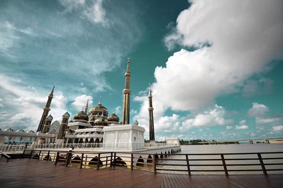 بالفيديو والصور من ماليزيا.. هذا هو مسجد الكريستال احدى التحف العالمية صورة رقم 1