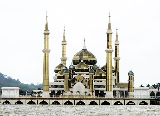 بالفيديو والصور من ماليزيا.. هذا هو مسجد الكريستال احدى التحف العالمية صورة رقم 3