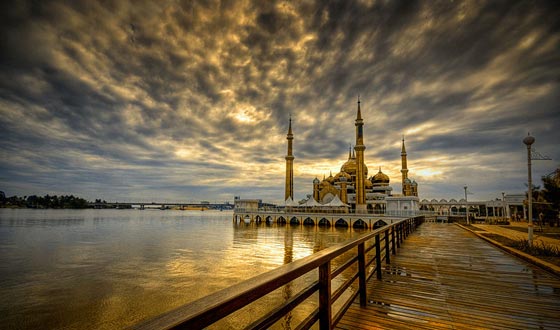 بالفيديو والصور من ماليزيا.. هذا هو مسجد الكريستال احدى التحف العالمية صورة رقم 7