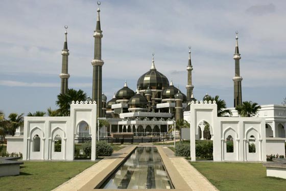 بالفيديو والصور من ماليزيا.. هذا هو مسجد الكريستال احدى التحف العالمية صورة رقم 8