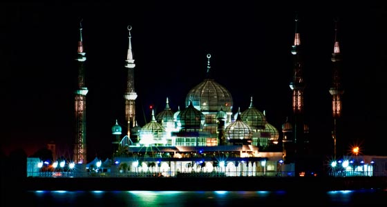 بالفيديو والصور من ماليزيا.. هذا هو مسجد الكريستال احدى التحف العالمية صورة رقم 10