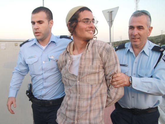 الشرطة الاسرائيلية تعتقل زعيم المتطرفين اليهود بشبهة ضلوعه باحراق الطفل دوابشة صورة رقم 1