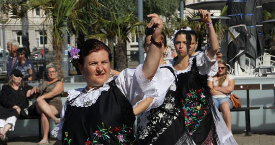  صور طريفة من مهرجان اوروبا للازياء التقليدية الفولكلورية صورة رقم 11
