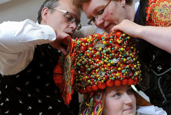  صور طريفة من مهرجان اوروبا للازياء التقليدية الفولكلورية صورة رقم 3