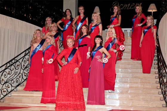 ام لستة اطفال تتربع على عرش ملكة جمال  سيدات روسيا 2015 صورة رقم 8