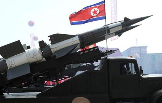 كوريا الشمالية توزع التهديدات النووية ذات اليمين وذات الشمال صورة رقم 1