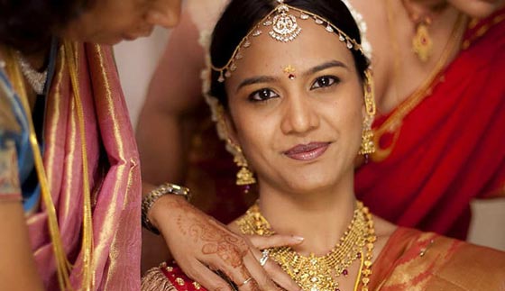 قصة عشق.. ذهب العرائس في الهند يؤثر على سوق الذهب بالعالم صورة رقم 1