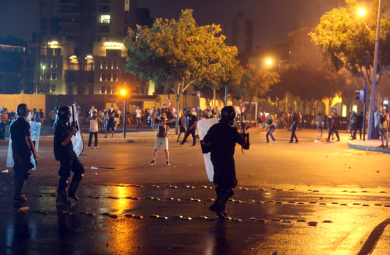  مواجهات عنيفة وعشرات الجرحى في بيروت خلال حملة طلعت ريحتكم صورة رقم 9