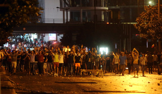  مواجهات عنيفة وعشرات الجرحى في بيروت خلال حملة طلعت ريحتكم صورة رقم 10
