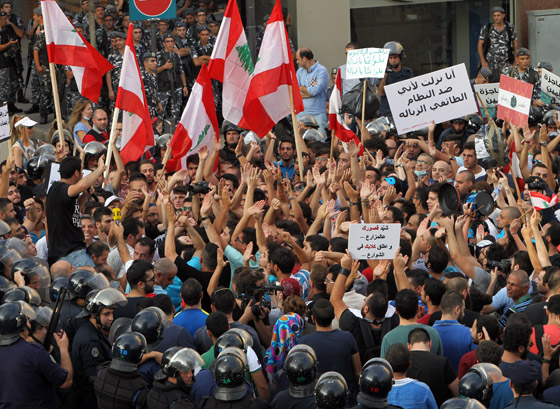  مواجهات عنيفة وعشرات الجرحى في بيروت خلال حملة طلعت ريحتكم صورة رقم 7