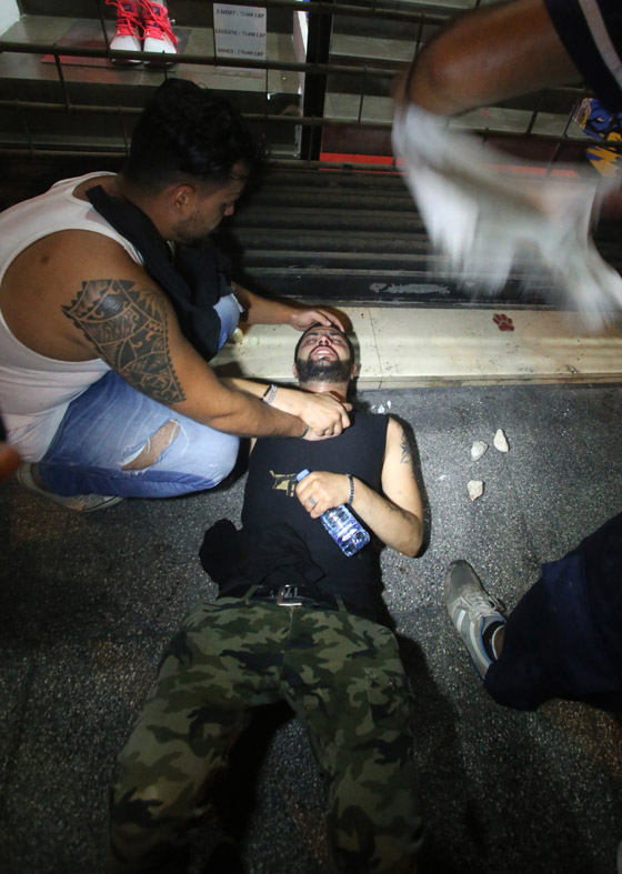  مواجهات عنيفة وعشرات الجرحى في بيروت خلال حملة طلعت ريحتكم صورة رقم 17