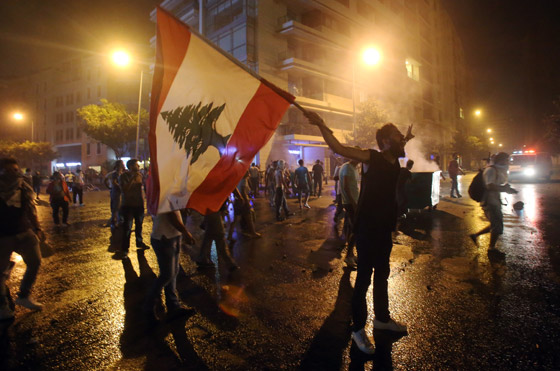  مواجهات عنيفة وعشرات الجرحى في بيروت خلال حملة طلعت ريحتكم صورة رقم 19
