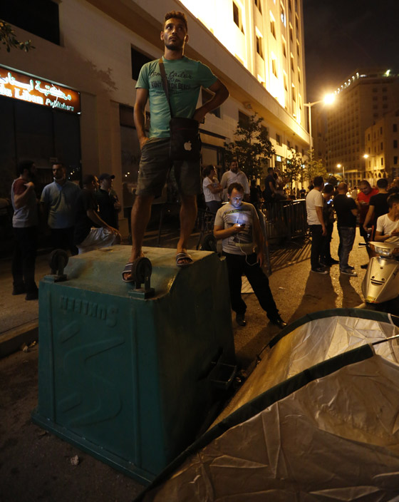  مواجهات عنيفة وعشرات الجرحى في بيروت خلال حملة طلعت ريحتكم صورة رقم 21