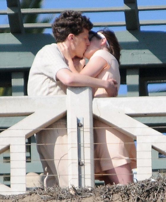 كريستن ستيوارت وجيسي ايزنبرغ يجتمعان في  قبلة من عالم اخر صورة رقم 4