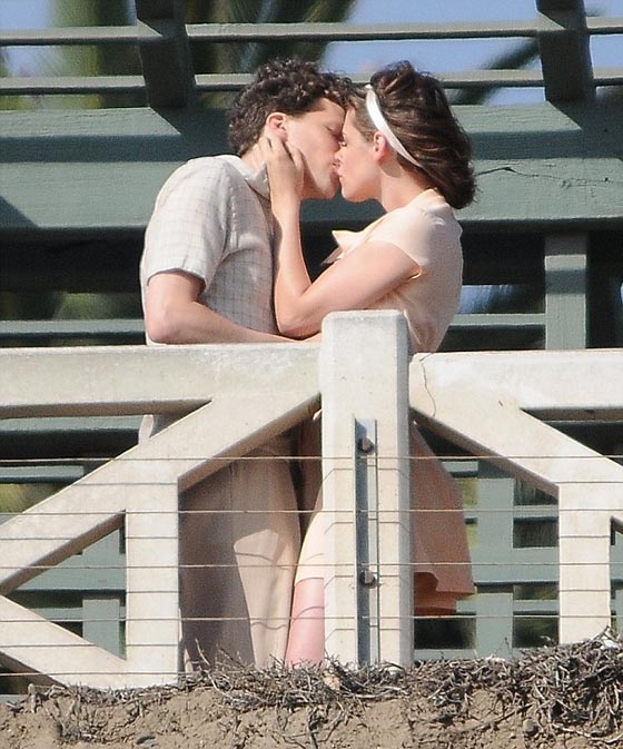 كريستن ستيوارت وجيسي ايزنبرغ يجتمعان في  قبلة من عالم اخر صورة رقم 7
