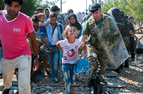 ابواب اوروبا تستقبل لاجئي سوريا الهاربين من جحيم داعش صورة رقم 3