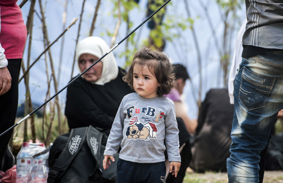 ابواب اوروبا تستقبل لاجئي سوريا الهاربين من جحيم داعش صورة رقم 6