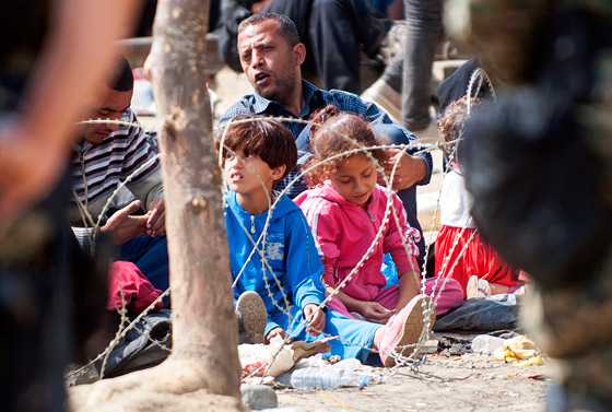 ابواب اوروبا تستقبل لاجئي سوريا الهاربين من جحيم داعش صورة رقم 16