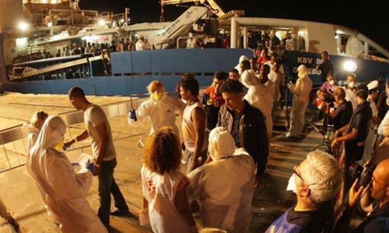 انتشال 100 جثة ومئات المفقودين في غرق قاربين يحملان مهاجرين  صورة رقم 6