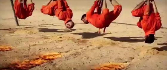 بالفيديو.. وحشية داعش تصل حد شوي العراقيين بالنار وهم احياء! صورة رقم 5