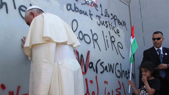 حاخامات يهددون بمحاكمة البابا ان لم يعتذر عن اعترافه بفلسطين صورة رقم 7