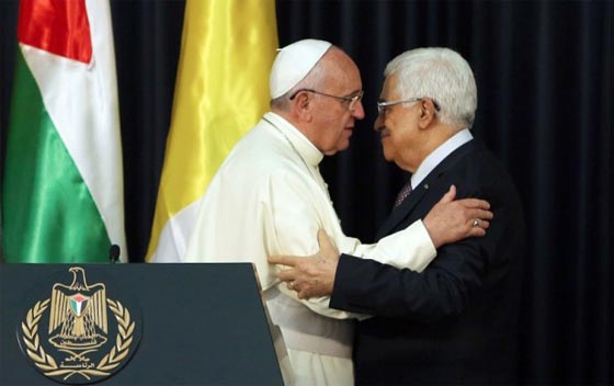 حاخامات يهددون بمحاكمة البابا ان لم يعتذر عن اعترافه بفلسطين صورة رقم 5