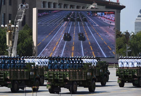 الصين تستعرض قوتها العسكرية الجبارة.. بالفيديو صورة رقم 9