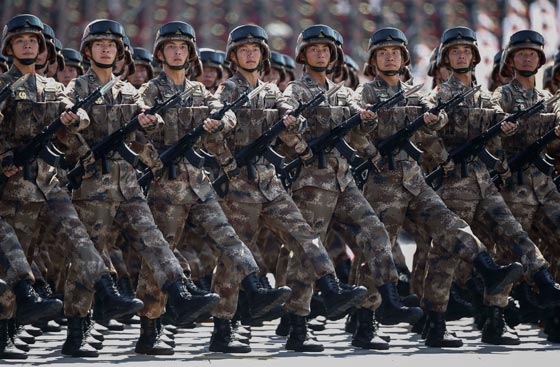 الصين تستعرض قوتها العسكرية الجبارة.. بالفيديو صورة رقم 29