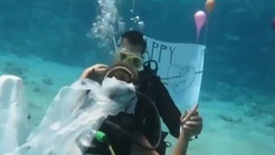 فيديو وصور حفلات زفاف تحت الماء في الصين، لبنان والكويت صورة رقم 2