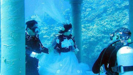 فيديو وصور حفلات زفاف تحت الماء في الصين، لبنان والكويت صورة رقم 13