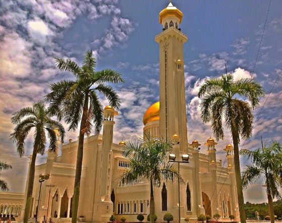 صور مسجد السلطان عمر علي سيف الدين: تحفة اسلامية ممزوجة بفن العمارة الايطالي صورة رقم 9
