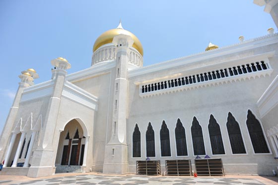 صور مسجد السلطان عمر علي سيف الدين: تحفة اسلامية ممزوجة بفن العمارة الايطالي صورة رقم 7