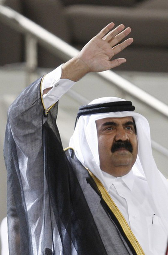 تدخل امير قطر السابق في شؤون الحكم يكلفه غاليا.. ابنه ينفيه الى لندن صورة رقم 3